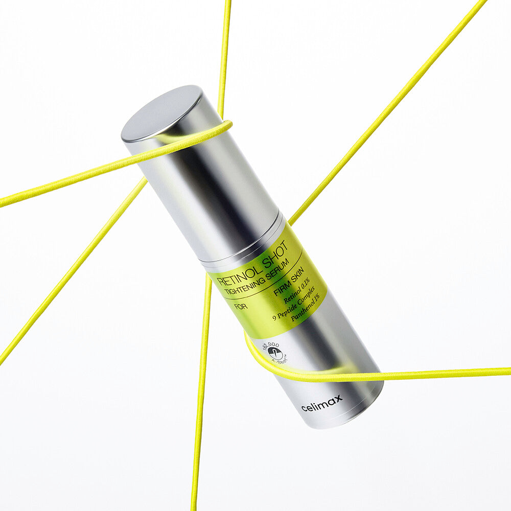 Celimax Retinol Shot Tightening Serum tegen een achtergrond met gele lijnen