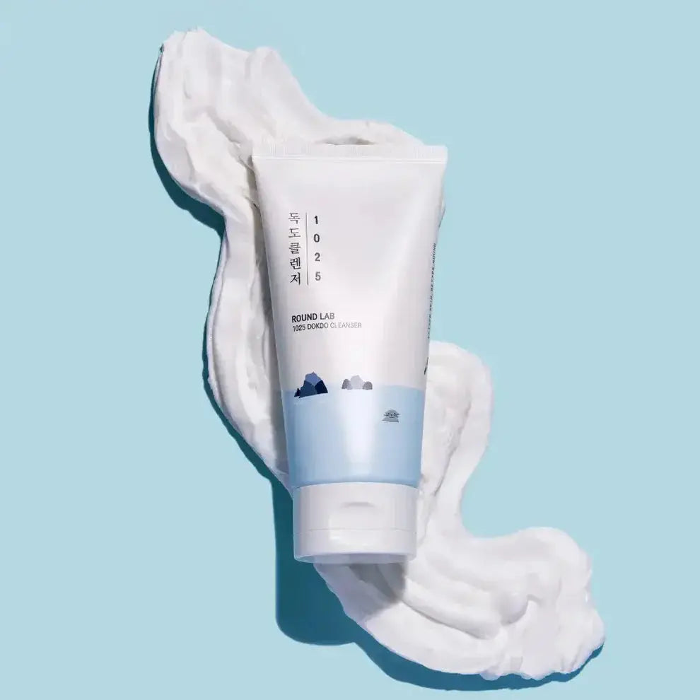 Round Lab 1025 Dokdo Cleanser 150 ml in tube met schuim