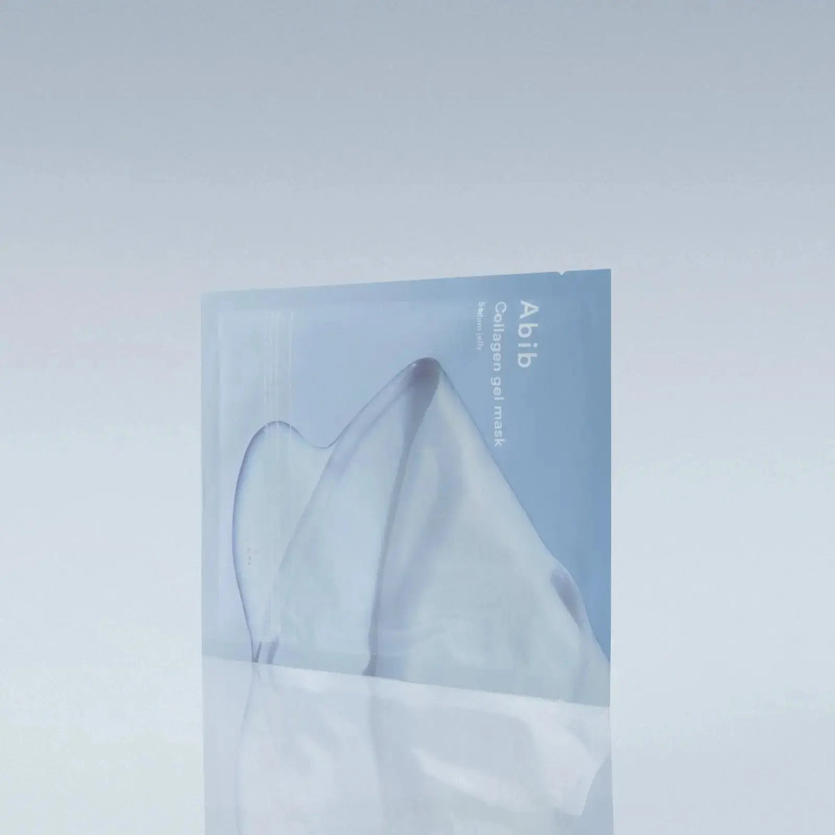 Verpakking van de Abib Collagen Gel Mask Sedum Jelly in zacht blauw licht