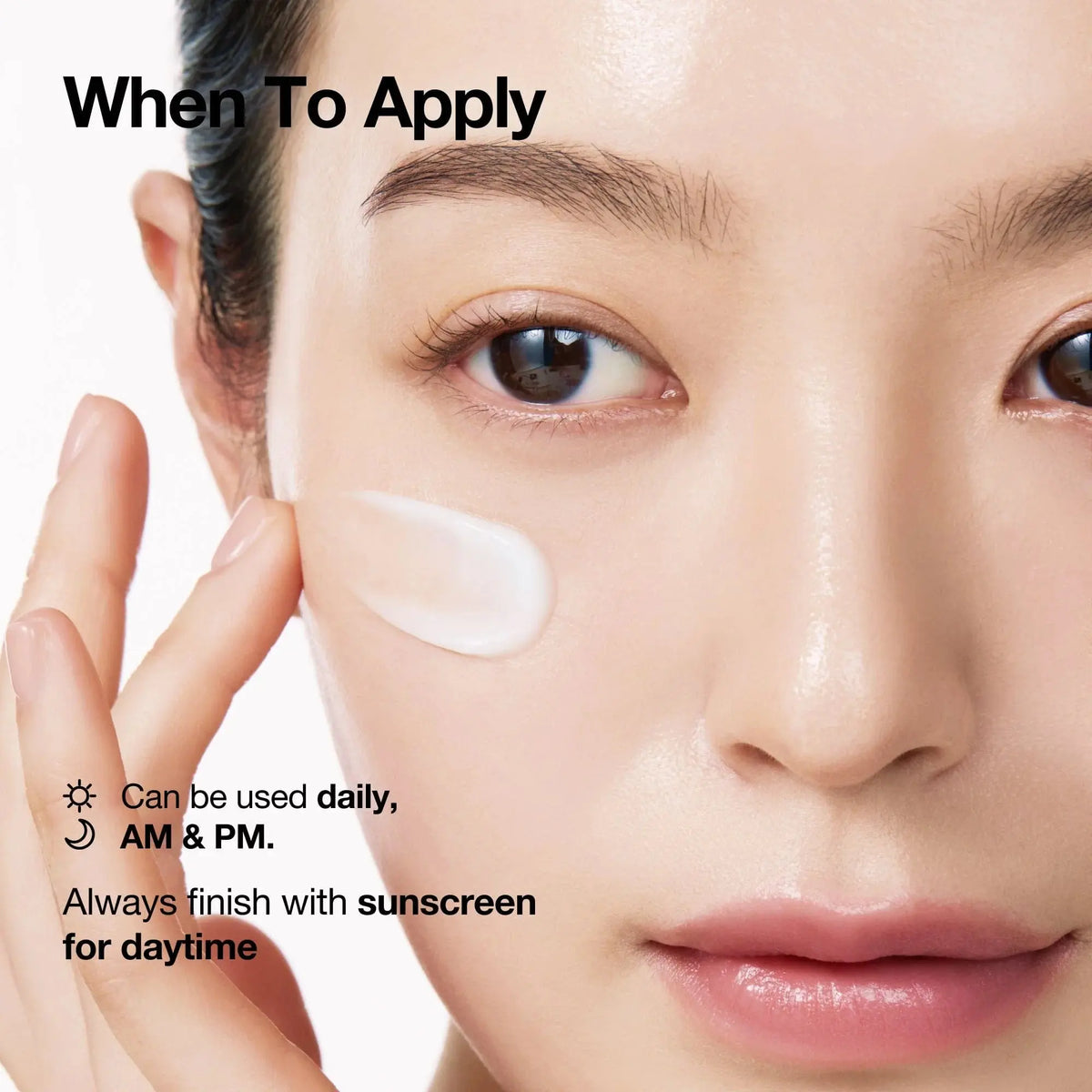 Anua PDRN Hyaluronic Acid 100 Moisturizing Cream op de wang, ochtend en avond te gebruiken, overdag met zonnebrand