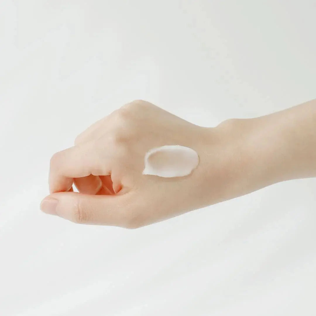 Beauty of Joseon Apricot Blossom Peeling Gel, klodder gel op de handrug