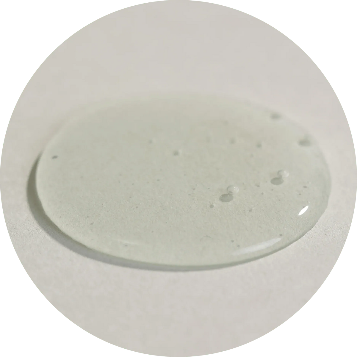 Open dop van de tube Beauty of Joseon Green Plum Refreshing Cleanser met gel