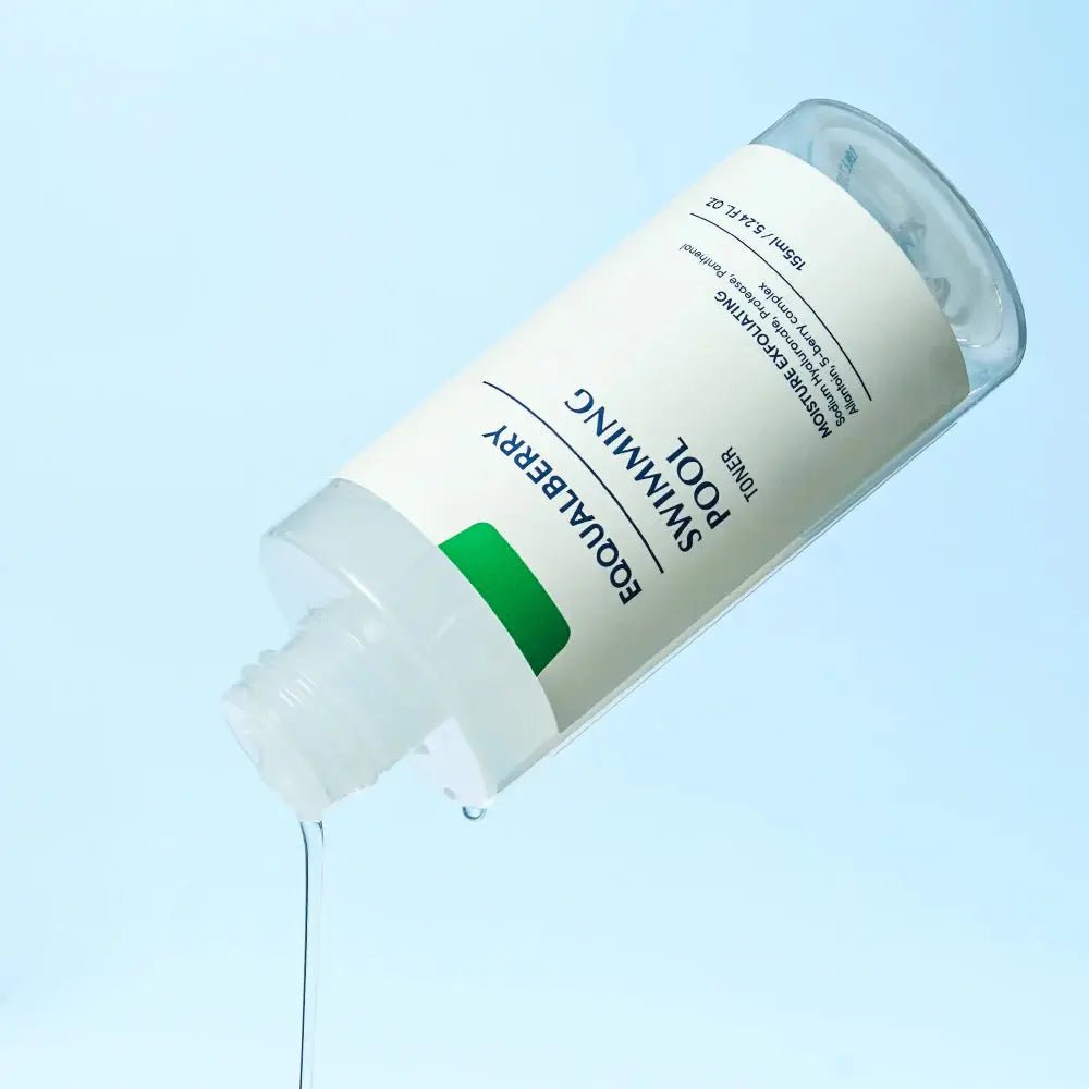 EQQUALBERRY Swimming Pool Toner, toner loopt uit de flacon