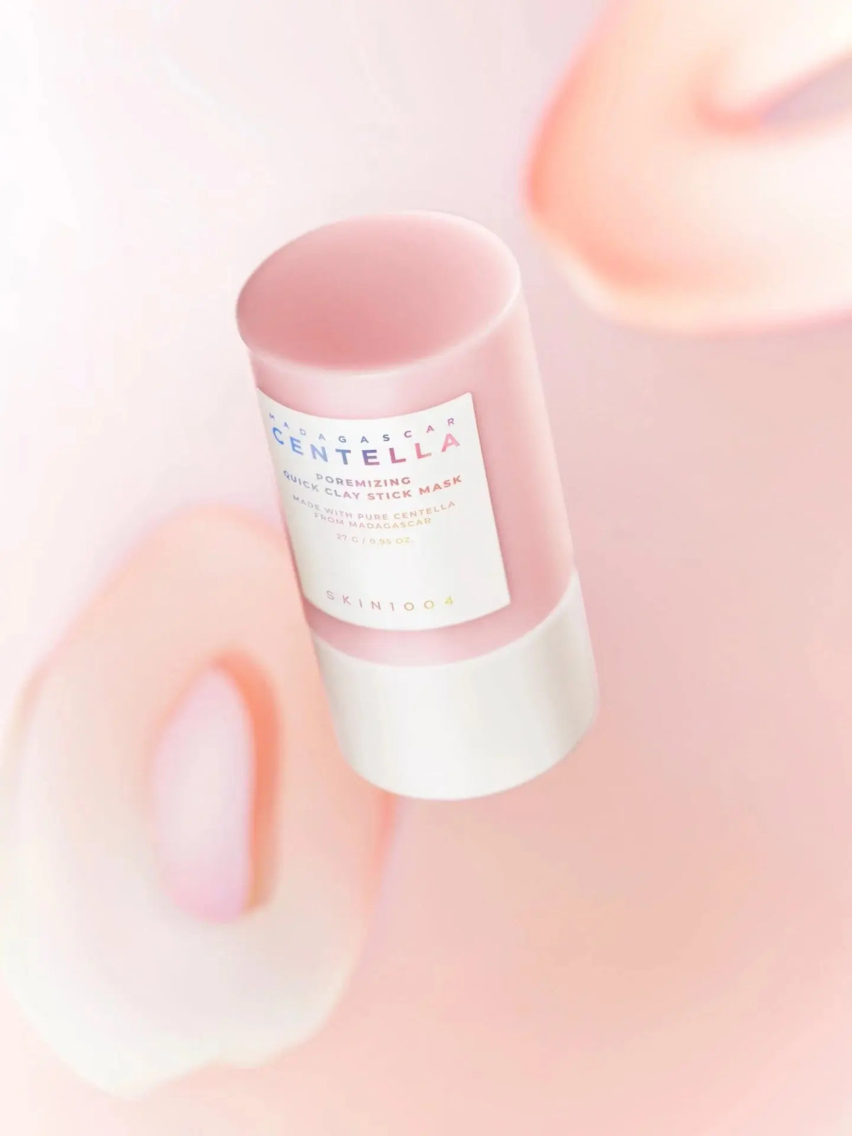 SKIN1004 Poremizing Quick Clay Stick Mask met romige roze kleiswatches