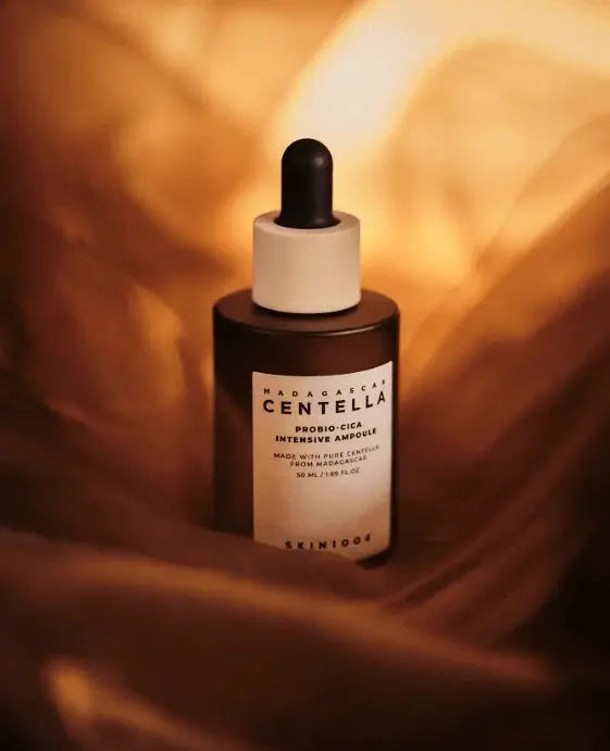 SKIN1004 Probio-Cica Intensive Ampoule in goudbruin licht met zachte stof