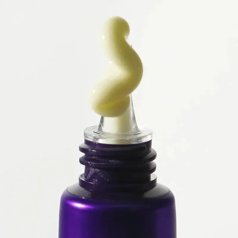 SOME BY MI Retinol Intense Advanced Triple Action Eye Cream, crème komt uit de tip van de tube